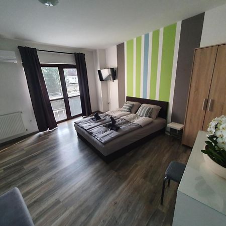 Krisy Apartman ハイデゥソボスロー エクステリア 写真